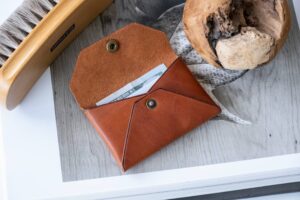 Cresslin Envelope Cash and Card Wallet in Brown